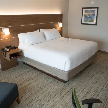 Holiday Inn Express & Suites LOUISVILLE N - JEFFERSONVILLE by IHG