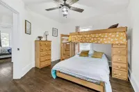 Cozy 2 bedroom home near downtown Gaffney.