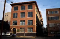 4 BD 2 BA Penthouse Historic Uptown Butte W/ Views