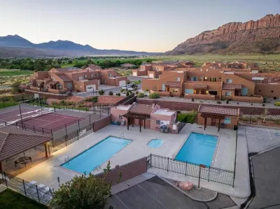 Red Rock Retreat - Pool/Hot Tub, Park, Yard Games, Basketball and Tennis Courts
