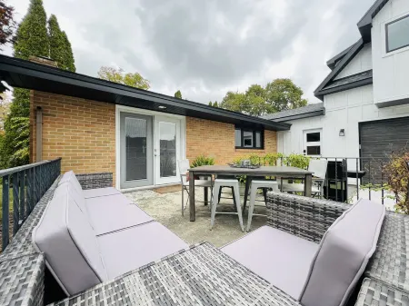 Downtown Boyne City Summer—Near Restaurants, Shops, Festivals & Peninsula Beach