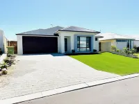 Dunsborough, Spacious new 5 bedroom, 3 bathroom home