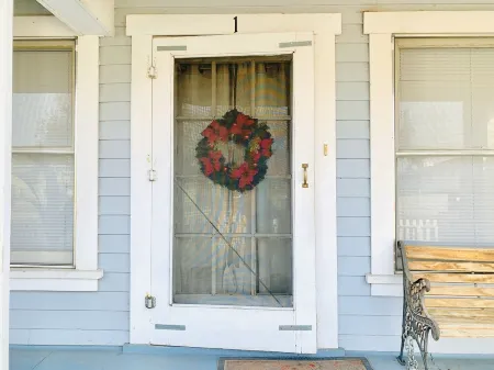 Queen Full Twin Bed/Sleeps 5/Furnished Private APT/In-Unit Washer Dryer/65" HDTV