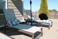 COZY Tropical Oasis with Saltwater Summer Pool Sleeps 8