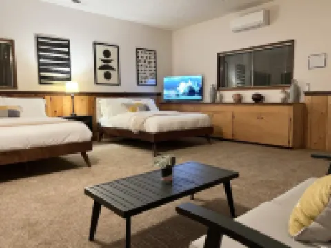 Cozy Mid-Century Cottage Near Sierra National Forest and Yosemite Park.