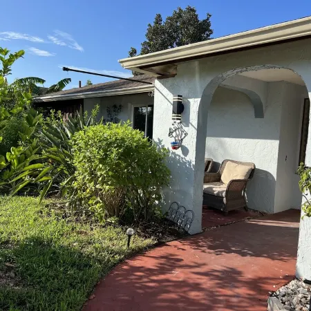 Paradise!Canal-River front heated pool house with Gulf ofMexico access.Remodeled