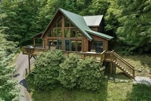 New to VRBO Cozy Sugar Hill Cabin 2 min to the slopes
