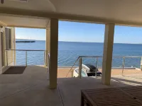 Beachside & Jetty View Apartment  2 (Skippers Apartment)
