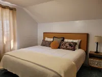 13-person home for families & groups!