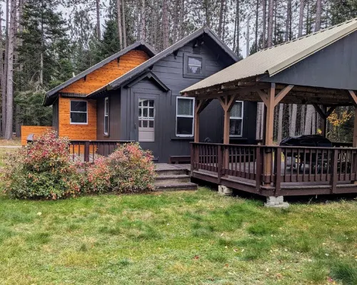 Wilderness Retreat 3-bedroom cabin in Eustis, Maine Hotels in Eustis