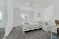 Spacious Coastal Retreat an Easy Walk to River or Beach
