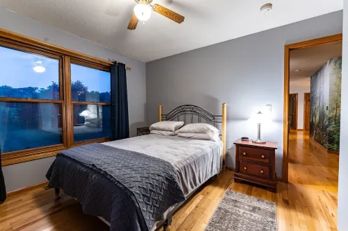 Driftless Area Country House: large deck, spring fed creek, Amish area