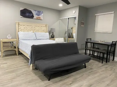 Charming Suite 1B/1B Centrally Located Tampa Отели в г. Ситрэс-Парк