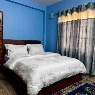 Private Couple Apartment Rooms