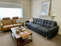 Stay in charming apartment in Grandview Building, Turvey Park. Free Wifi. Hotel in zona Wagga Wagga Botanic Gardens