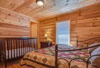 Piney Knob Lodge-15 Min to Lake Lure-30 Min to TIEC-Hot Tub -Stocked Pond-Creek