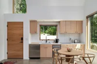 Architect-Designed 3BR Forest Retreat Near Asheville