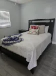 Spacious Sarasota Fl Vacation home 3 bedrooms,2 Bathrooms, pet Friendly !