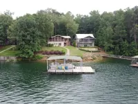 Lake Front w/ Sunset Views, Screened-in Porch / 1x Boat Slip / 2x Kayaks Hotels in Walker County