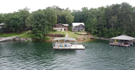Lake Front w/ Sunset Views, Screened-in Porch / 1x Boat Slip / 2x Kayaks