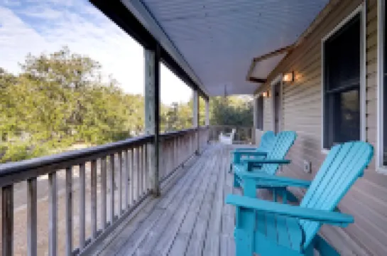 "Good Tides" Oceanside beach house with private heated pool & hot tub, Duck, NC