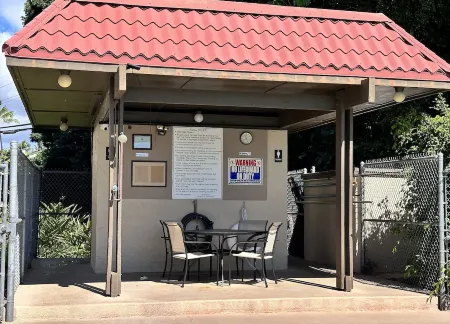 Beautiful Ocean-view Kailua-Kona Condo! 5 min walk to the beach! Отели рядом с достопримечательностью «Сэди Сеймур Ботаникал Гарденс энд Кона Эдьюкейшенал Сентер»