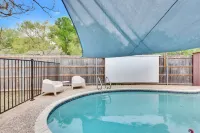 Pool & Gameroom, pet friendly, 10 Minutes from South congress, 20 from Downtown