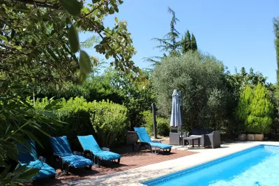 Charming Apartments in the Mas de Soleil (Gîte "Viva