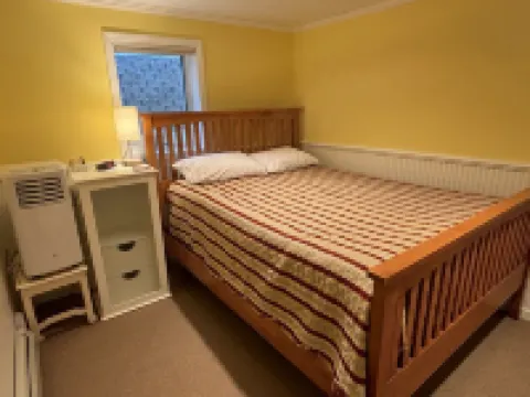 New! Luxurious 5-bedroom home on Lake Michigan w/hot tub and lake access—Mears