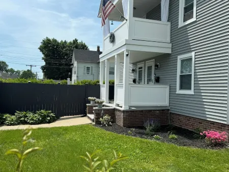 Charming apartment 7 minute walk to downtown