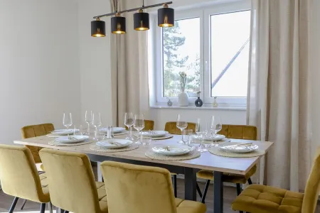 Lumen Homes - Design-apt. Nahe Audi und Altstadt, 3 Zimmer, Netflix