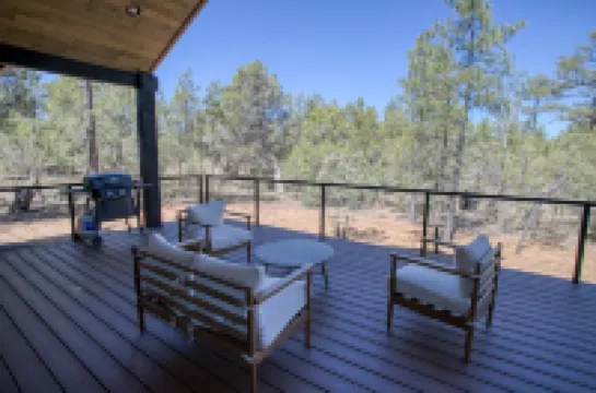 DWELL - Luxury In Torreon - Family Friendly, Tesla Charger