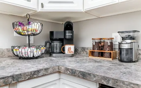 Bourbon Trail! Prime Location, Amenities & Sauna!