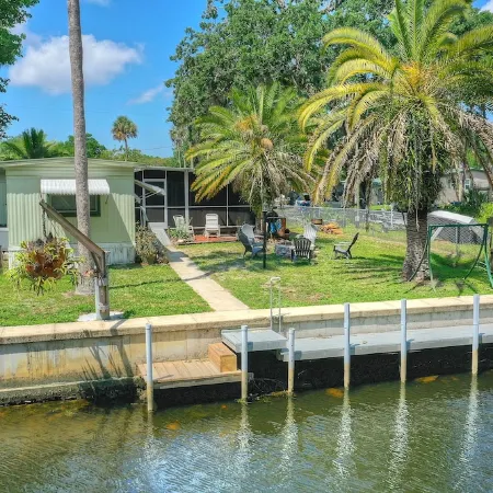 3 bedroom Farmhouse on the River