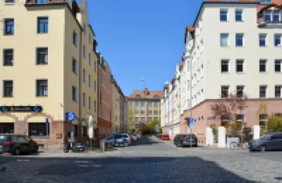 15 minutes to the old town - apartment in former industrial building