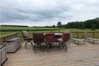 Beautiful modern rustic barn located near state parks and Chain o Lakes.