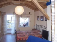 Quiet, bright apartment with large garden and parking