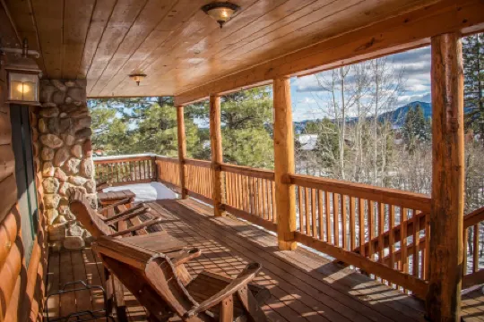 Enjoy Peace & Wildlife- Stunning Log Home w/ Mountain Views!  Pagosa Springs, Co