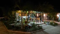 Hom Sawat Village Resort Hotels in der Nähe von Wat Sawang Waree
