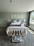 Coastal Retreat · Walk to Salisbury Beach · Sleeps 6