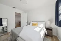 Marine Theme - 4 BR - Backyard - Fire pit Hotels in Bridgeport