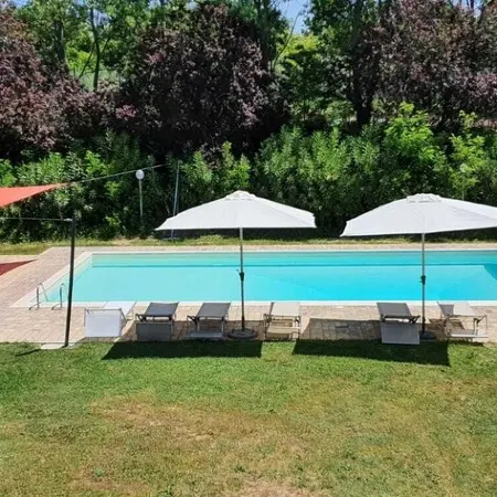 Large country house with private swimming pool and tennis court, 12 hectares