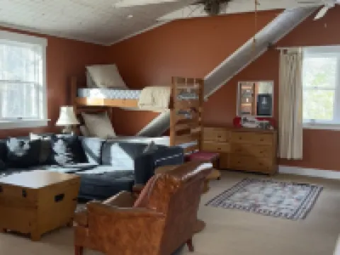 Private  Spacious  Pet Friendly  Studio / Loft Hotels in Little Compton