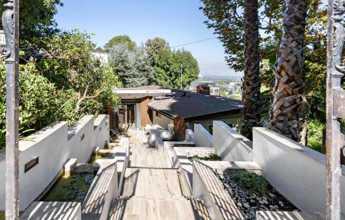 Zen Villa @ Hollywood Hills, Los Angeles by Universal Studio