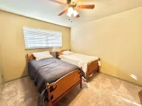 4 Bedroom spacious and peaceful house! Hotels in South Tulsa - Woodland Hills