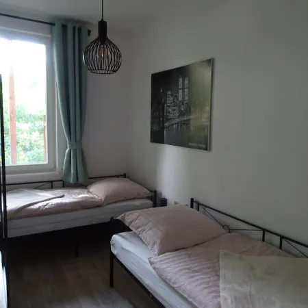 Schöne, Neue Ferienwohnung, Familienfreundlich in Zentrums- und Schlossparknähe