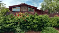 Sedona Spice:  All the Best Views, Vistas & Value. Steps from Uptown!