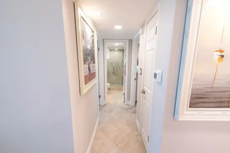 Ocean Front Complex -Beautiful Ocean Views! Can't Get Any Closer To The Ocean! Отели в г. Сателлит Бич