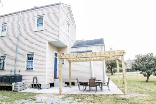 NEAR THE FRENCH QUARTER, SAFEST NEIGHBORHOOD Sleeps 8-16 - 4-Star