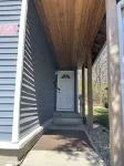 Modern Farmhouse 3 Bed, 2 Bath Apartment, Sleeps 7, Lots of Space, Downtown